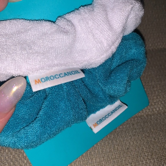 2x NEW Moroccanoil hair Scrunchie